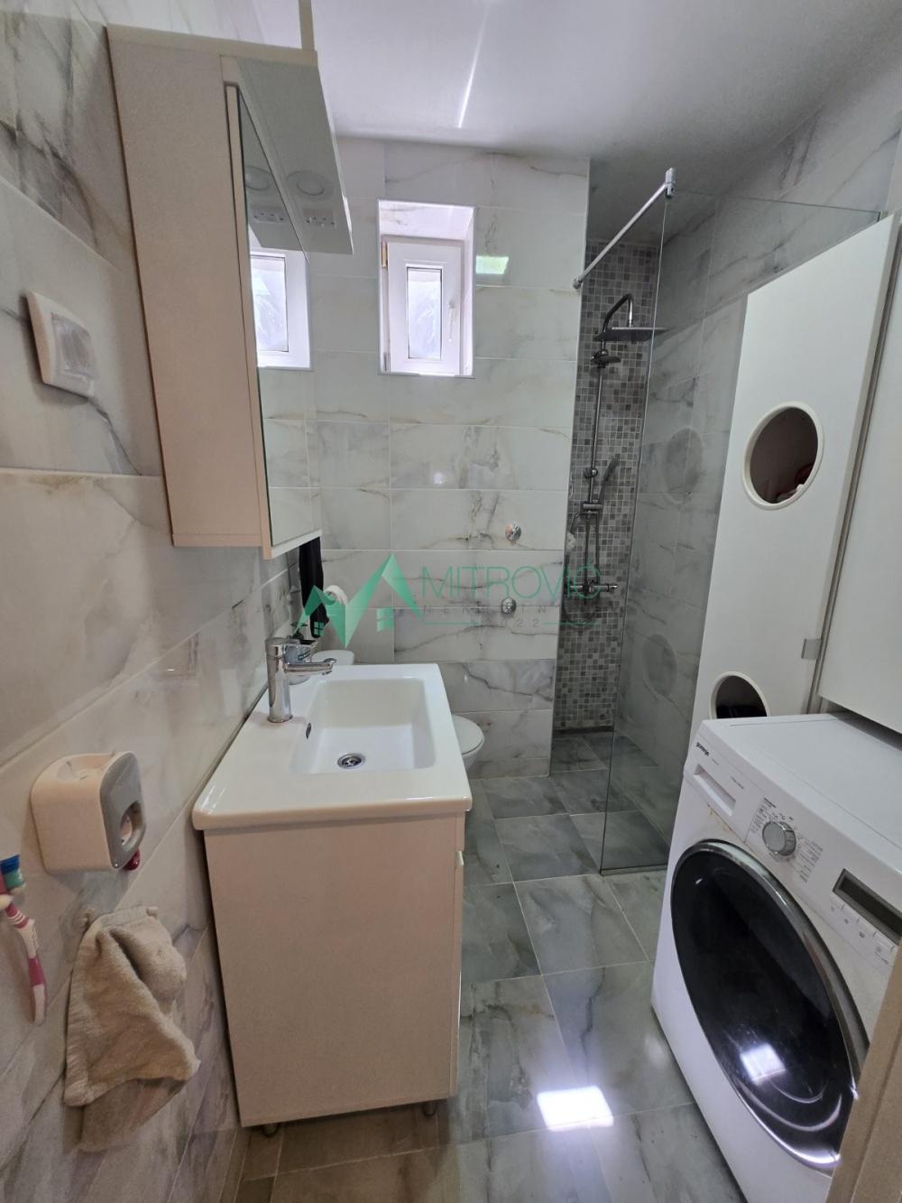 Slika 9 - Novi Sad, Nova Detelinara - Kompletno namešten troiposoban stan na dva nivoa 72m2 + dva parking mesta u dvorišu