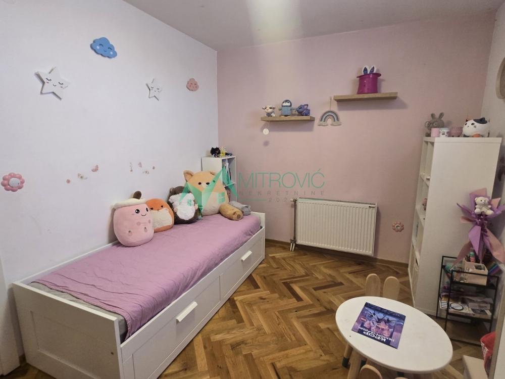 Slika 5 - Novi Sad, Nova Detelinara - Kompletno namešten troiposoban stan na dva nivoa 72m2 + dva parking mesta u dvorišu