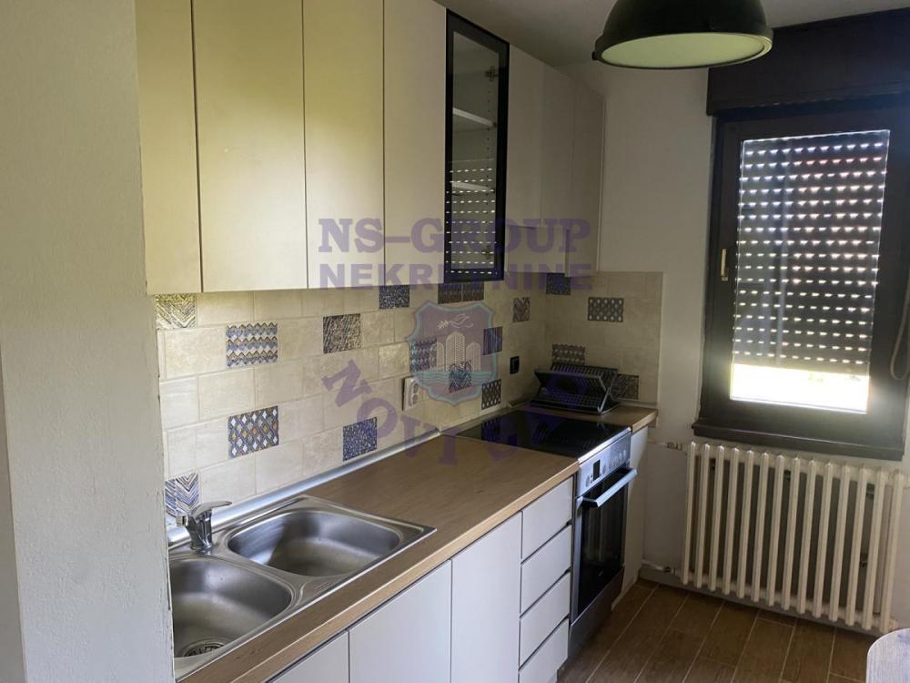Slika 3 - Dvosoban, 54m2, Bulevar oslobođenja Novi Sad, sa terasom, ima lift