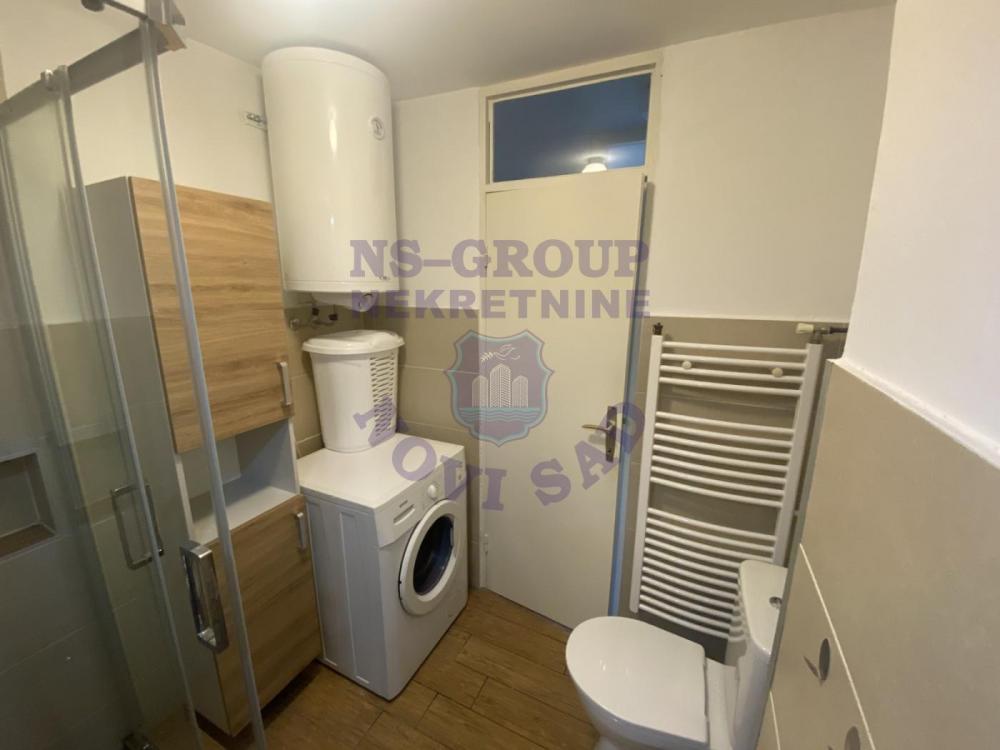 Slika 5 - Dvosoban, 54m2, Bulevar oslobođenja Novi Sad, sa terasom, ima lift