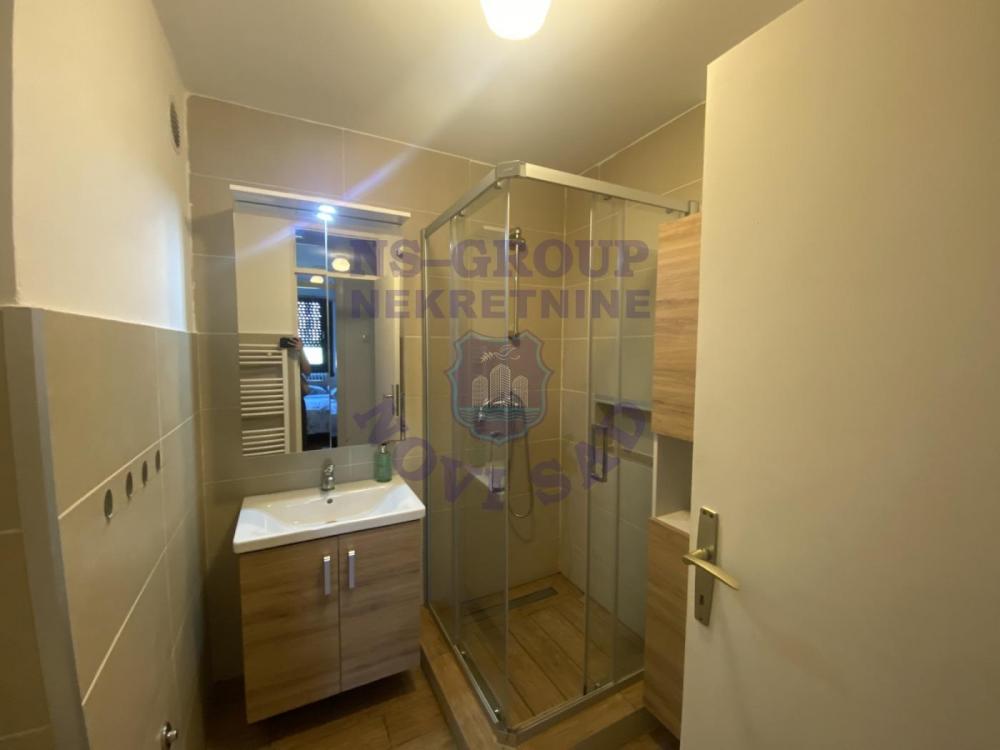 Slika 7 - Dvosoban, 54m2, Bulevar oslobođenja Novi Sad, sa terasom, ima lift