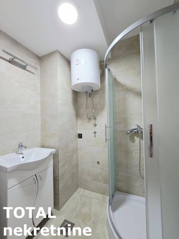 Slika 8 - Stan,NOVI SAD,BULEVAR,kv: 33.00, € 108000, ID: 1102953