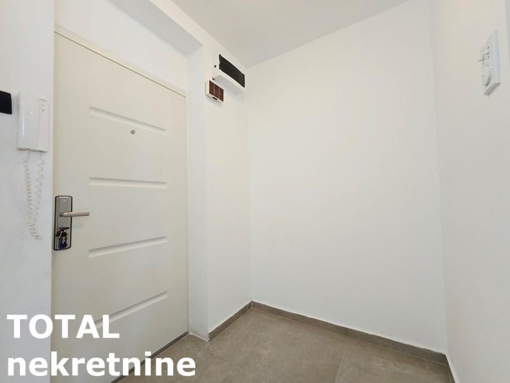 Slika 9 - Stan,NOVI SAD,BULEVAR,kv: 33.00, € 108000, ID: 1102953
