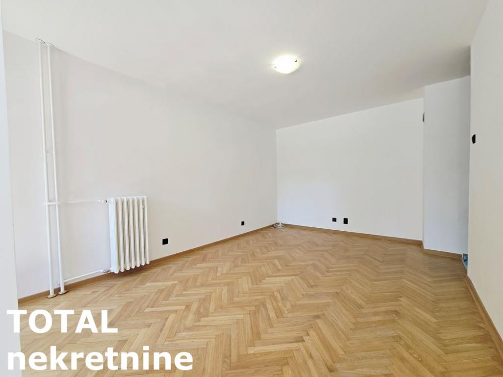 Slika 6 - Stan,NOVI SAD,BULEVAR,kv: 33.00, € 108000, ID: 1102953