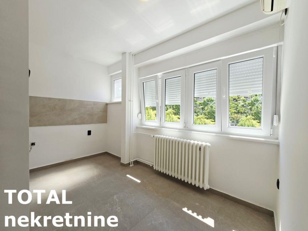 Slika 3 - Stan,NOVI SAD,BULEVAR,kv: 33.00, € 108000, ID: 1102953