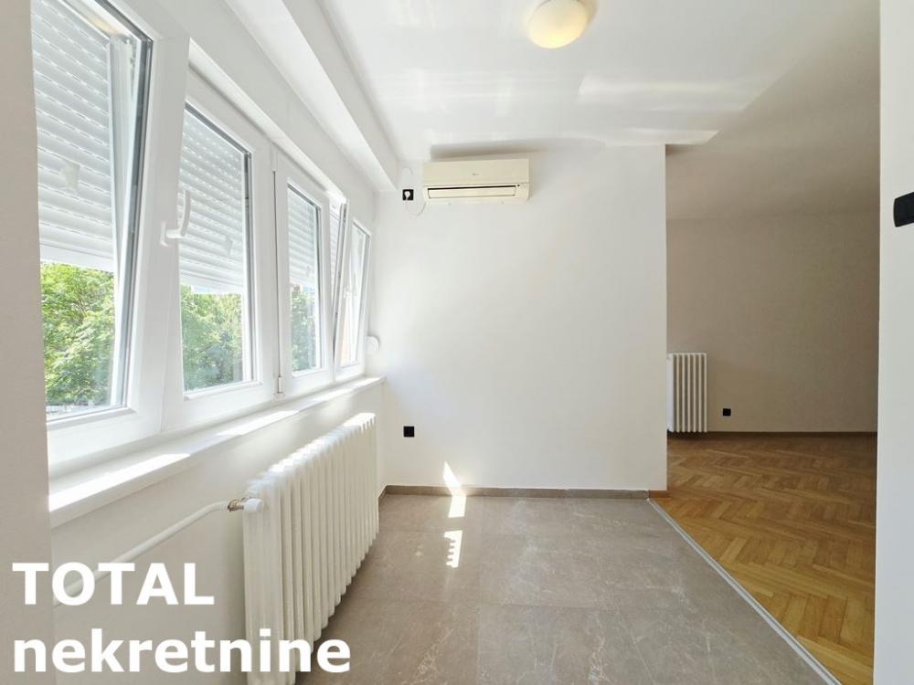 Slika 5 - Stan,NOVI SAD,BULEVAR,kv: 33.00, € 108000, ID: 1102953