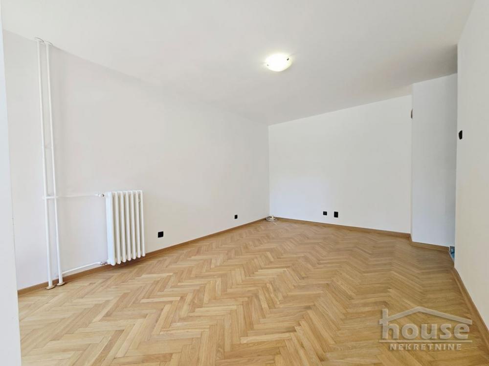 Slika 6 - Stan,NOVI SAD,BULEVAR,kv: 33.00, € 108000, ID: 1066107