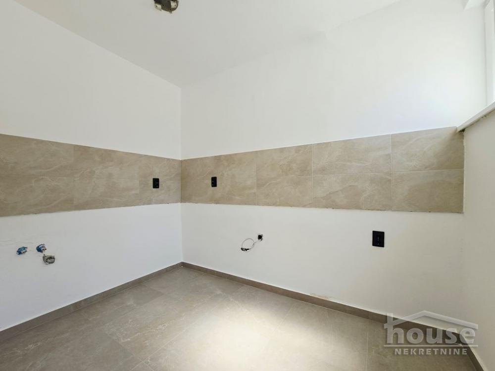 Slika 4 - Stan,NOVI SAD,BULEVAR,kv: 33.00, € 108000, ID: 1066107