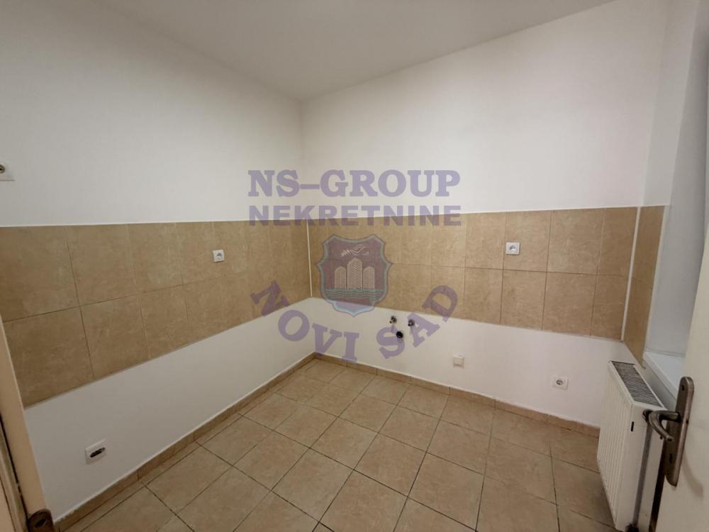 Slika 5 - Dvosoban, 52m2, Nova Detelinara Novi Sad, sa terasom, ima lift