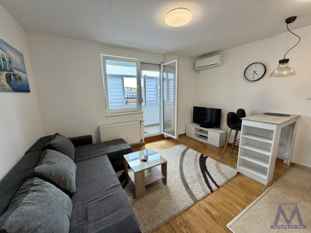 Glavna slika -Stan,PETROVARADIN,PETROVARADIN,kv: 27, € 87500, ID: 1019425