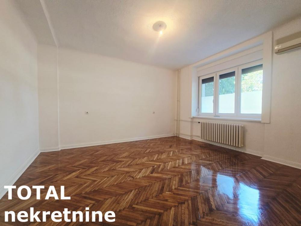 Glavna slika -Stan,NOVI SAD,KEJ,kv: 44.00, € 120000, ID: 1100375