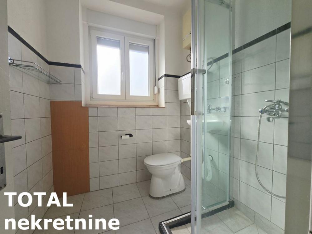 Slika 7 - Stan,NOVI SAD,KEJ,kv: 44.00, € 120000, ID: 1100375