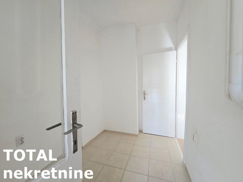 Slika 5 - Stan,NOVI SAD,KEJ,kv: 44.00, € 120000, ID: 1100375