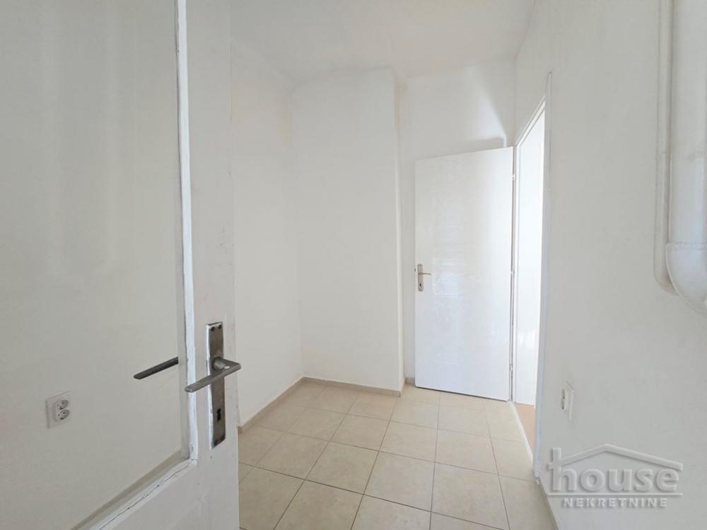 Slika 6 - Stan,NOVI SAD,KEJ,kv: 44.00, € 120000, ID: 1063527