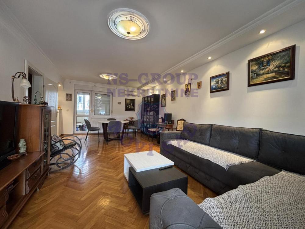 Slika 3 - Trosoban, 70m2, Podbara Novi Sad, sa terasom