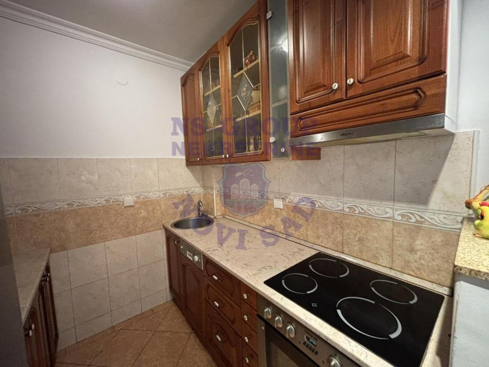 Slika 5 - Trosoban, 70m2, Podbara Novi Sad, sa terasom