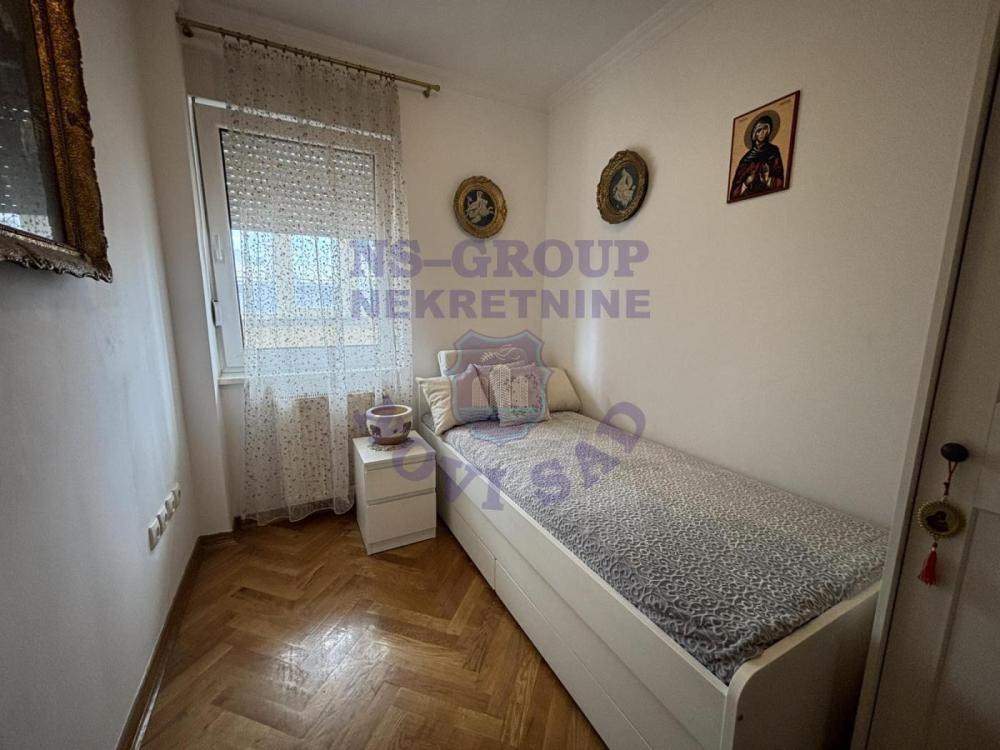 Slika 9 - Trosoban, 70m2, Podbara Novi Sad, sa terasom