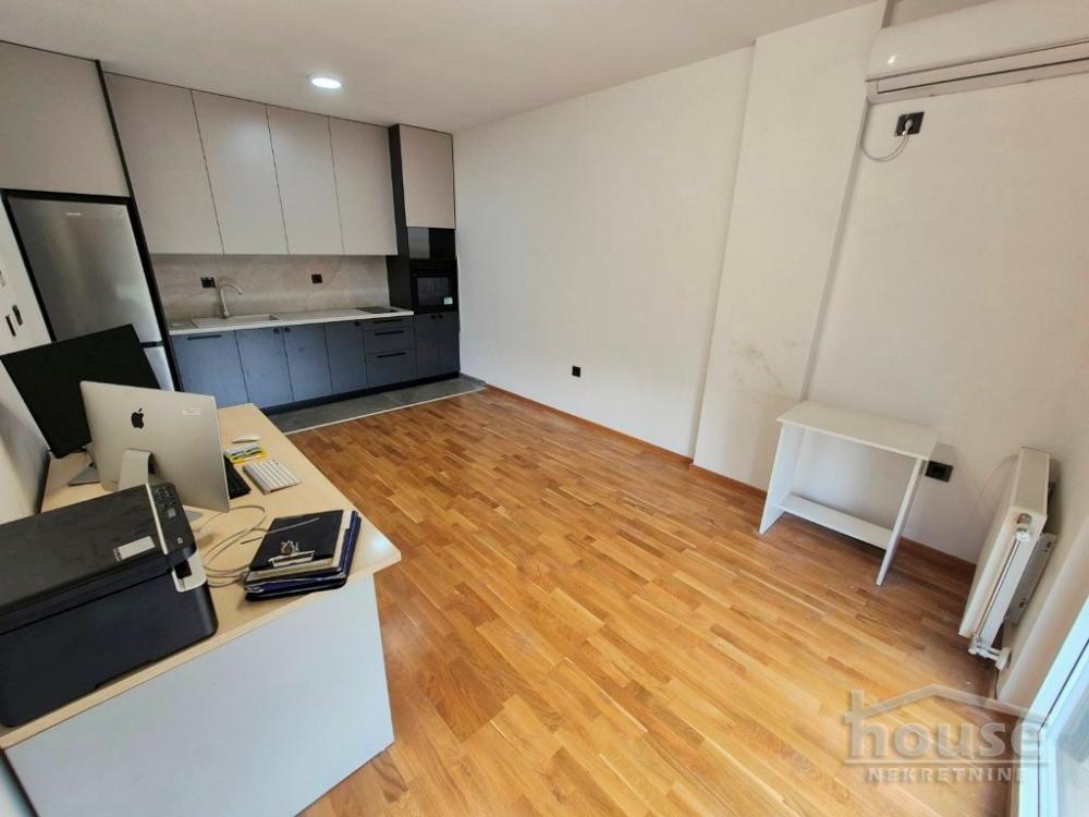Slika 1 - Stan,NOVI SAD,BULEVAR,kv: 40.00, € 132000, ID: 1066086