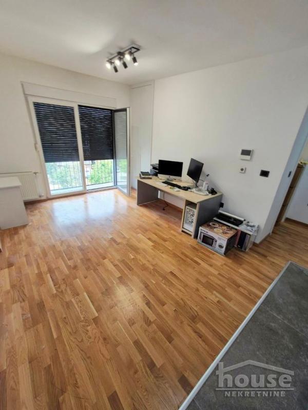 Slika 2 - Stan,NOVI SAD,BULEVAR,kv: 40.00, € 132000, ID: 1066086