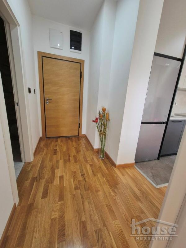 Slika 6 - Stan,NOVI SAD,BULEVAR,kv: 40.00, € 132000, ID: 1066086