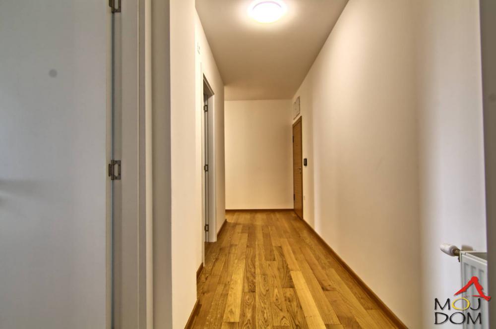 Slika 4 - Stan,NOVI SAD,PODBARA,kv: 109, € 370491, ID: 1032553