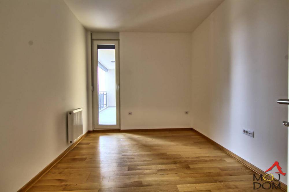 Slika 6 - Stan,NOVI SAD,PODBARA,kv: 109, € 370491, ID: 1032553
