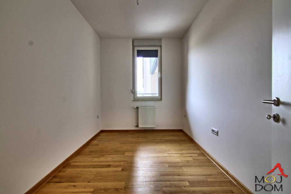 Slika 5 - Stan,NOVI SAD,PODBARA,kv: 109, € 370491, ID: 1032553