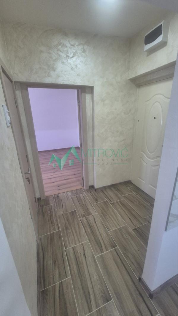 Slika 4 - Novi Sad, Sajam - Renoviran dvosoban stan (šifra: 1004574)  