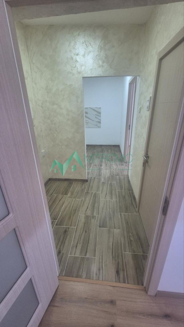 Slika 5 - Novi Sad, Sajam - Renoviran dvosoban stan (šifra: 1004574)  