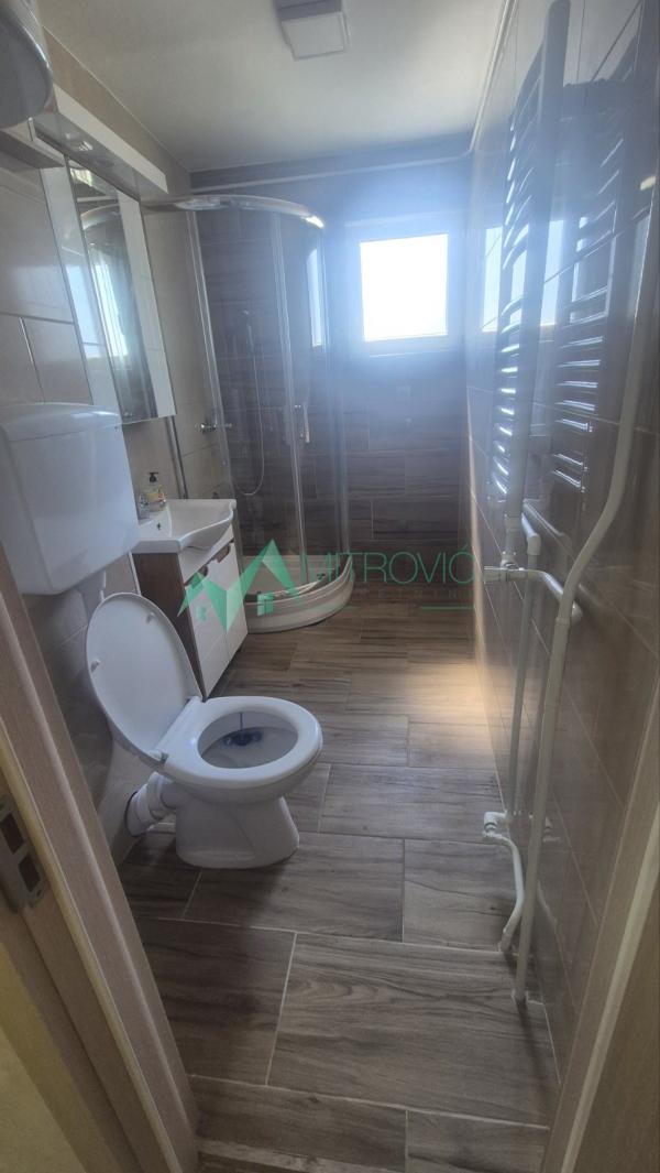 Slika 6 - Novi Sad, Sajam - Renoviran dvosoban stan (šifra: 1004574)  