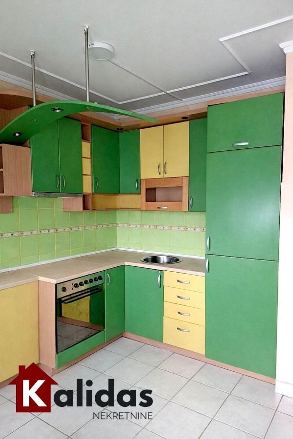 Slika 3 - Stan,NOVI SAD,BULEVAR,kv: 71, € 160000, ID: 1005241