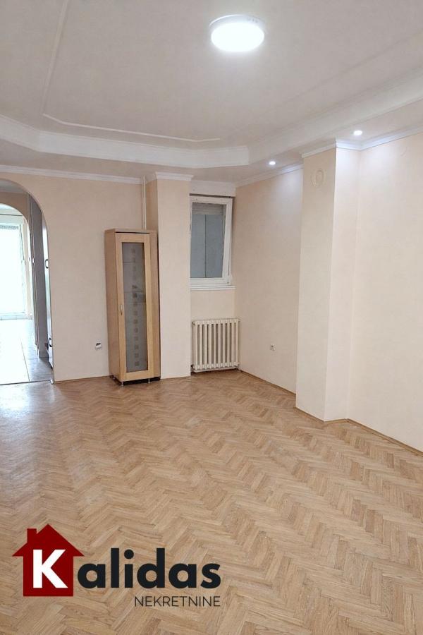 Slika 1 - Stan,NOVI SAD,BULEVAR,kv: 71, € 160000, ID: 1005241
