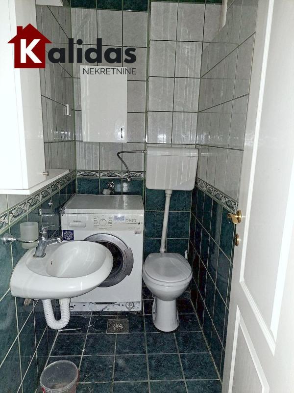 Slika 9 - Stan,NOVI SAD,BULEVAR,kv: 71, € 160000, ID: 1005241