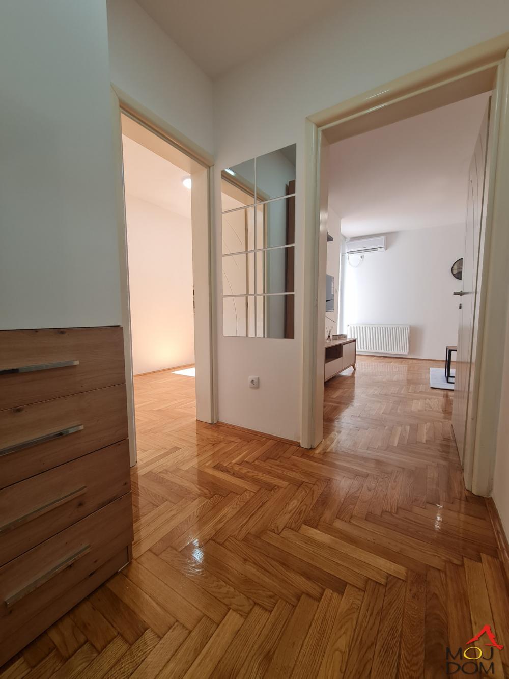 Slika 7 - Stan,NOVI SAD,SAJAM,kv: 36, € 132850, ID: 1032601