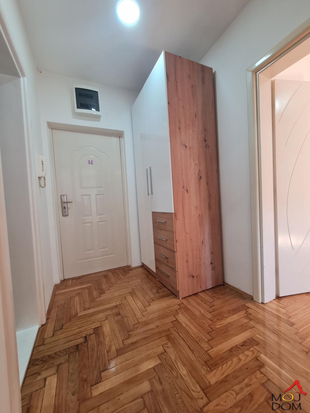 Slika 8 - Stan,NOVI SAD,SAJAM,kv: 36, € 132850, ID: 1032601