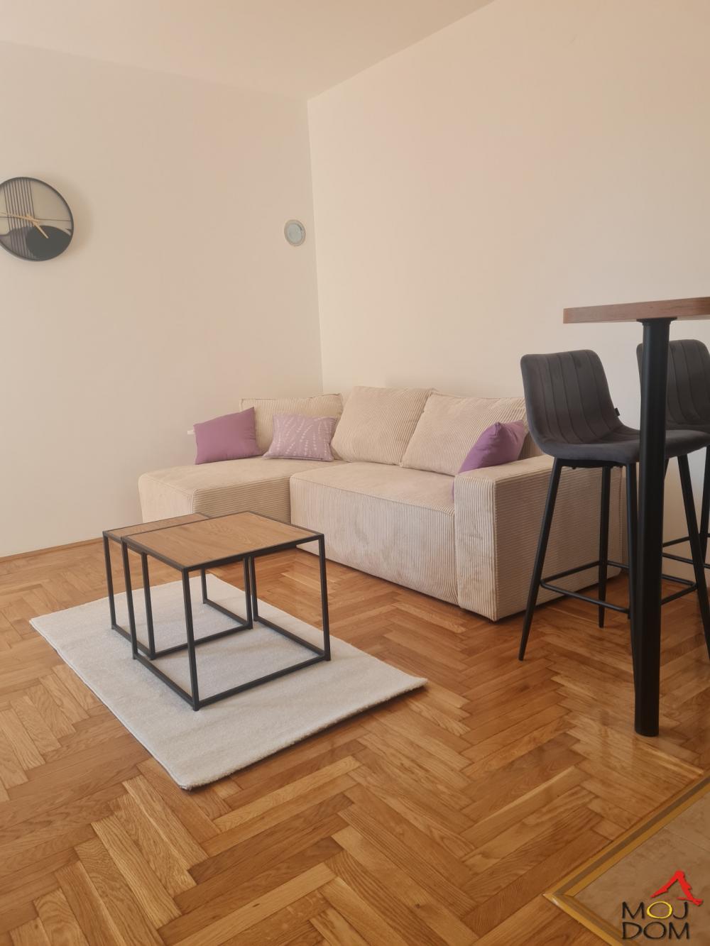 Slika 6 - Stan,NOVI SAD,SAJAM,kv: 36, € 132850, ID: 1032601