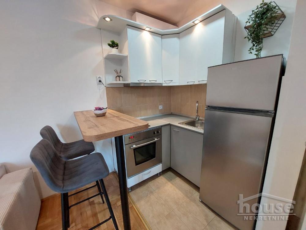 Slika 7 - Stan,NOVI SAD,BULEVAR,kv: 36.00, € 129000, ID: 1066128