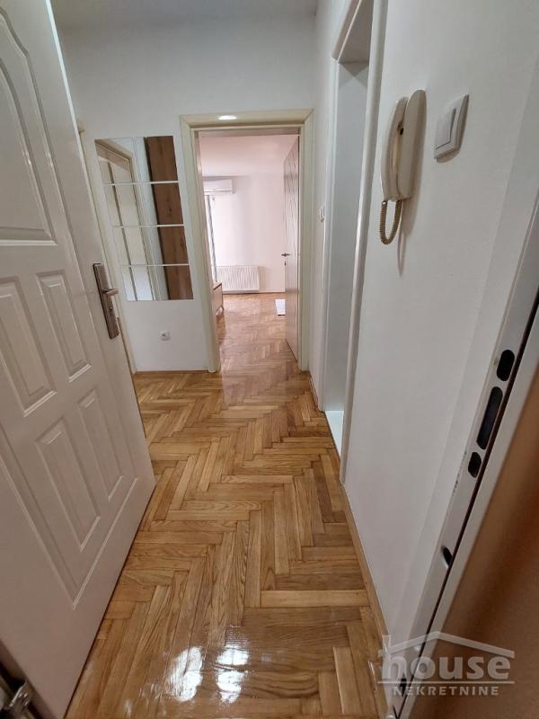 Slika 9 - Stan,NOVI SAD,BULEVAR,kv: 36.00, € 129000, ID: 1066128