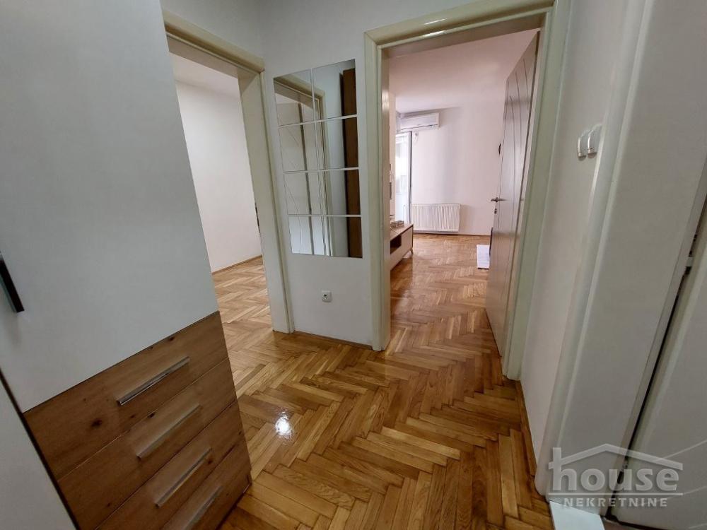 Slika 10 - Stan,NOVI SAD,BULEVAR,kv: 36.00, € 129000, ID: 1066128