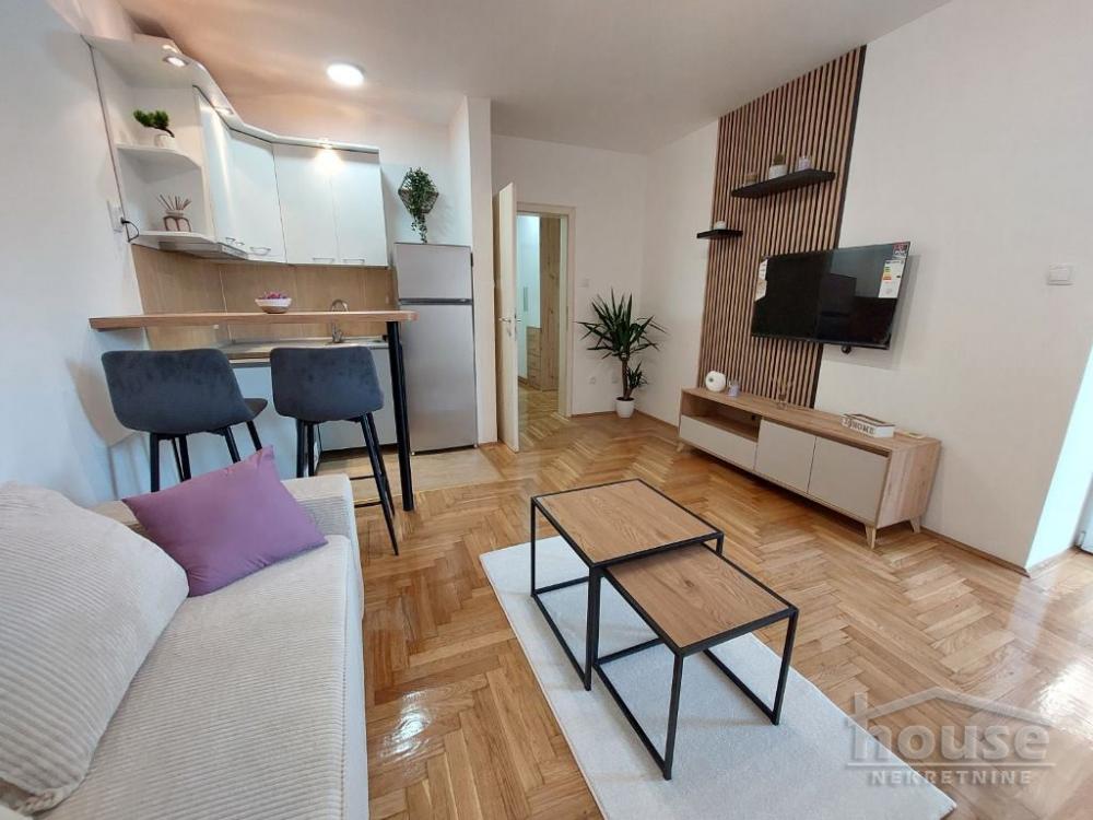 Slika 1 - Stan,NOVI SAD,BULEVAR,kv: 36.00, € 129000, ID: 1066128