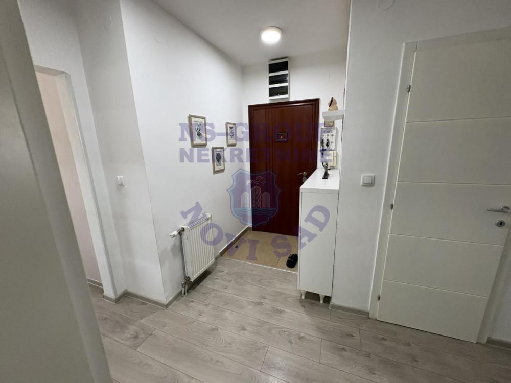 Slika 8 - Dvoiposoban stan na Podbari!