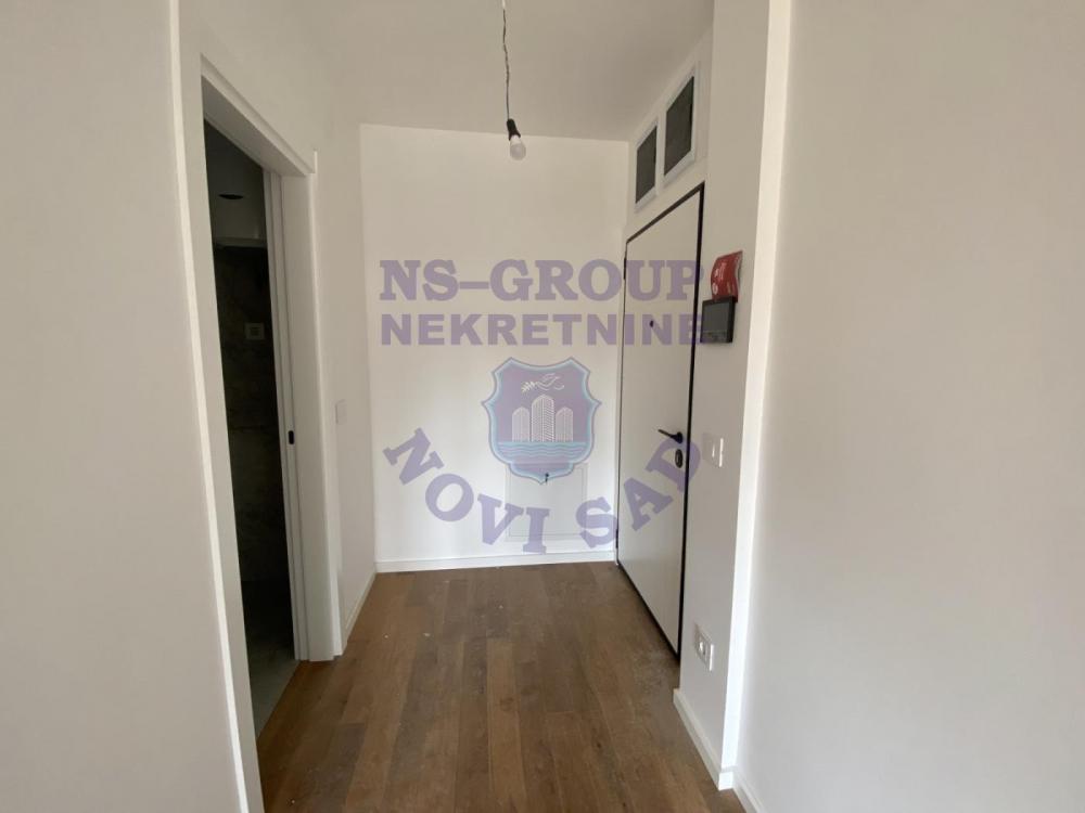 Slika 5 -   ▾ Reklama ▾ Naslovna prodaja stanova Novi Sad Novo Naselje Garsonjera Garsonjera na prodaju, Novo Naselje, 85.490€, 28m² Novo Naselje, Gradske lokacije, Novi Sad Šifra oglasa: 4zida-573267 Oglas ažuriran: 31.07.2026. Garsonjera | 4zida Garsonjera | 4zida Garsonjera | 4zida Garsonjera | 4zida Garsonjera | 4zida Garsonjera | 4zida Garsonjera | 4zida Garsonjera | 4zida Garsonjera | 4zida Garsonjera | 4zida Garsonjera | 4zida Previous slideNext slide Garsonjera | 4zida Garsonjera | 4zida Garsonjera | 4zida Garsonjera | 4zida Garsonjera | 4zida Garsonjera | 4zida Garsonjera | 4zida Garsonjera | 4zida Garsonjera | 4zida Garsonjera | 4zida Garsonjera | 4zida Previous slideNext slide OTP banka logo Rata kredita od 347 € 85.490 €  3.053 € / m2  Površina 28 m² Struktura Garsonjera Sprat Visoko prizemlje/5 spratova 064 822**** Prikaži 064 822**** Prikaži pošalji mejl 573267-Na prodaju garsonjera u novogradnji na Novom Naselju