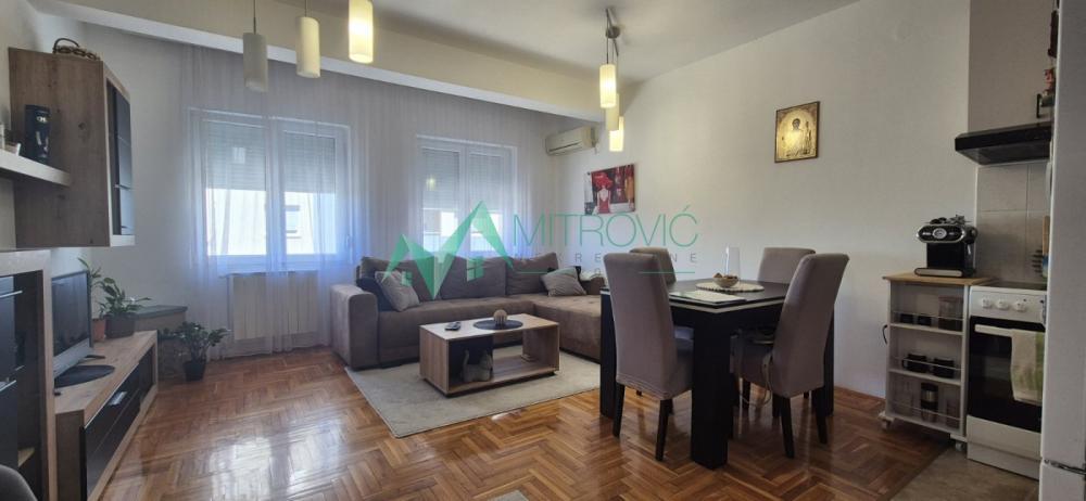 Glavna slika -Novi Sad, Bulevar Evrope - Garonjera 30m2 sa sopstvenim parkin mestom
