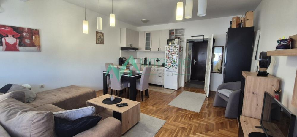 Slika 2 - Novi Sad, Bulevar Evrope - Garonjera 30m2 sa sopstvenim parkin mestom
