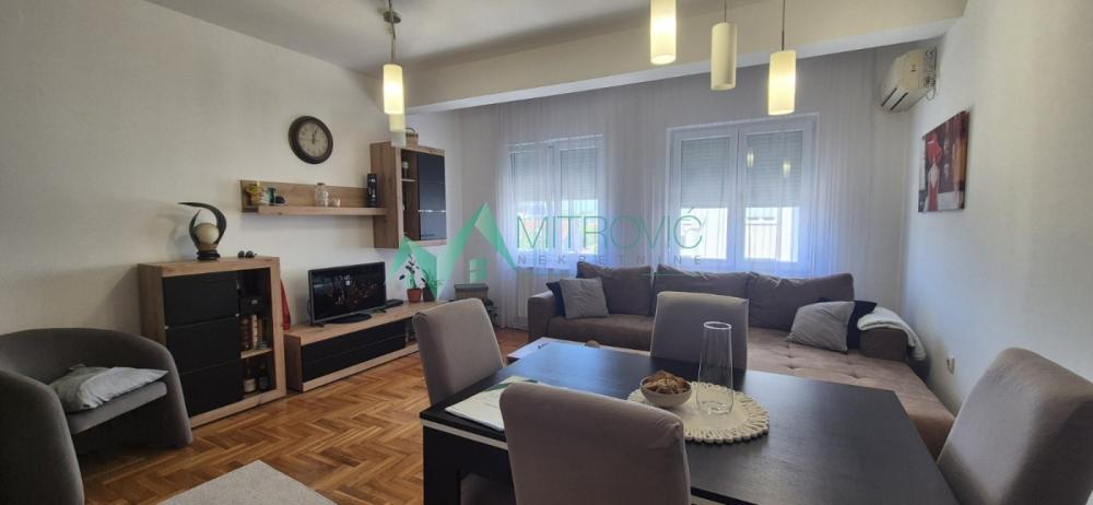 Slika 1 - Novi Sad, Bulevar Evrope - Garonjera 30m2 sa sopstvenim parkin mestom