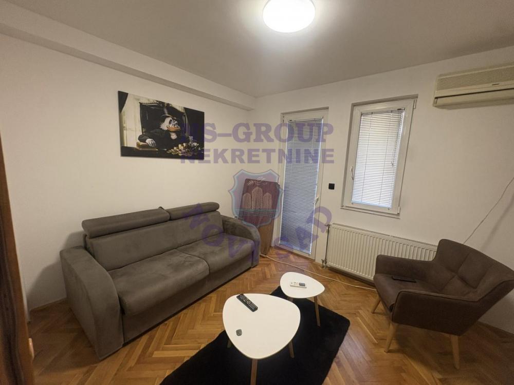 Glavna slika -Namešten dvosoban stan na izuetnoj lokaciji!