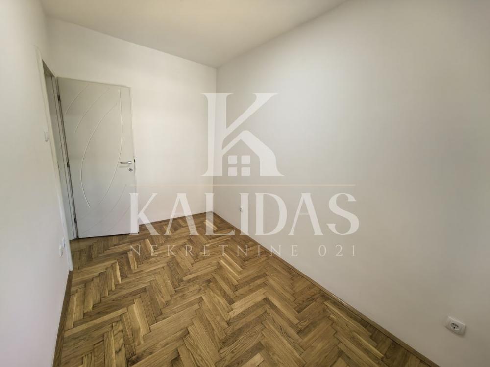Slika 7 - Stan,NOVI SAD,BULEVAR,kv: 36, € 133000, ID: 1008895