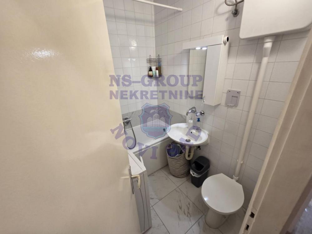 Slika 5 - Jednosoban, 34m2, Novo naselje Novi Sad, sa terasom