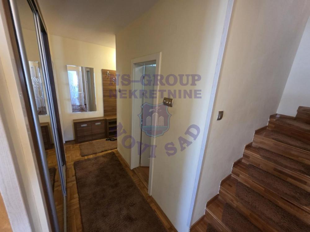 Slika 3 - Izuzetan, namešten četvorosoban duplex bez kosina!