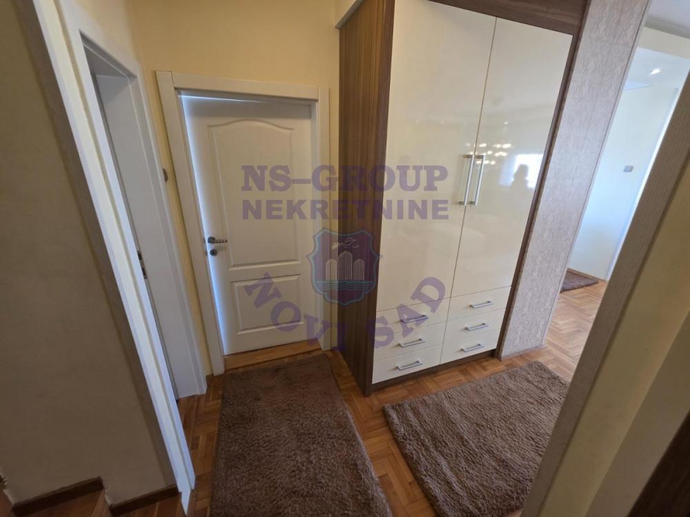 Slika 9 - Izuzetan, namešten četvorosoban duplex bez kosina!